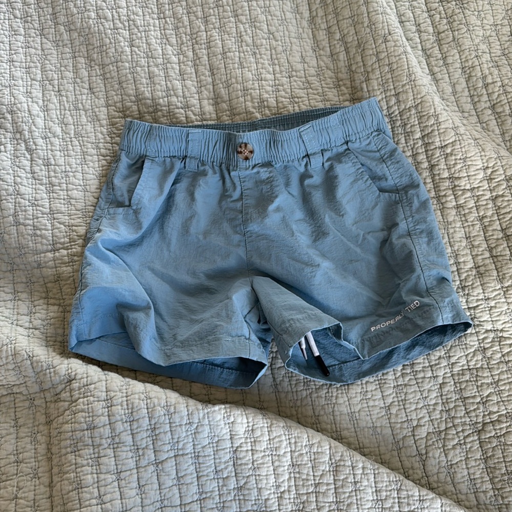 Properly tied size 7 PFG type short